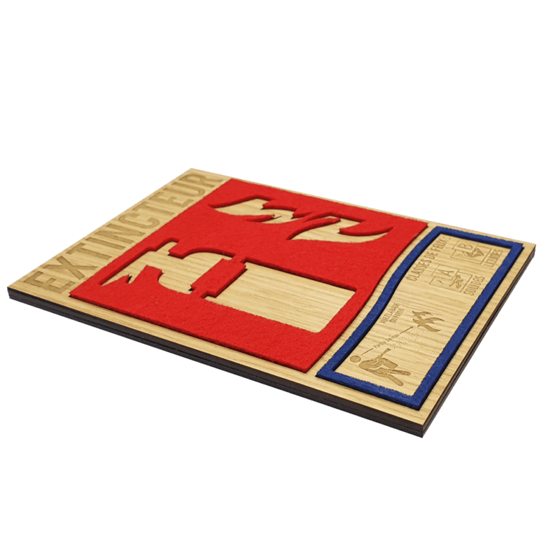 panneau extincteur en bois et feutrine rouge de côté